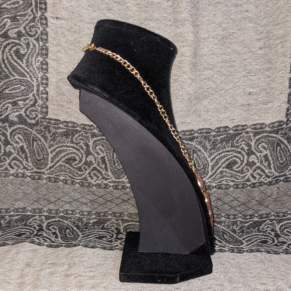 ICING Pink Glitter Tear Drop Faux Jewel Necklace - Picture 6 of 6